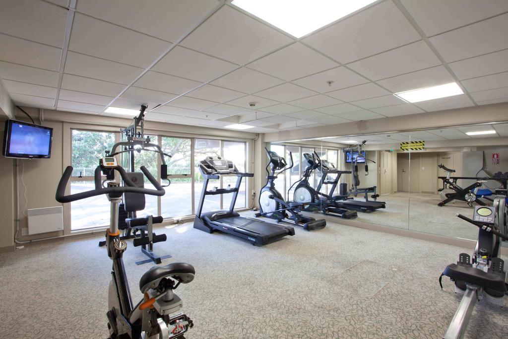 Vr Takapuna Auckland Kültér fotó The gym at the University of Roehampton